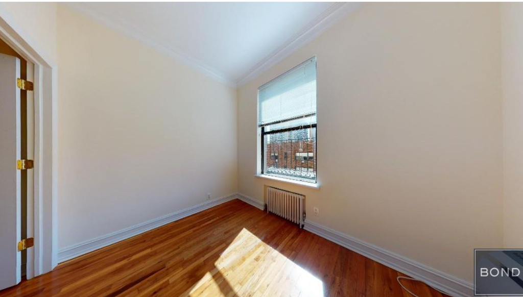 East 83rd Street - Photo 4