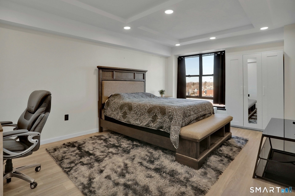 44 Strawberry Hill Avenue - Photo 9