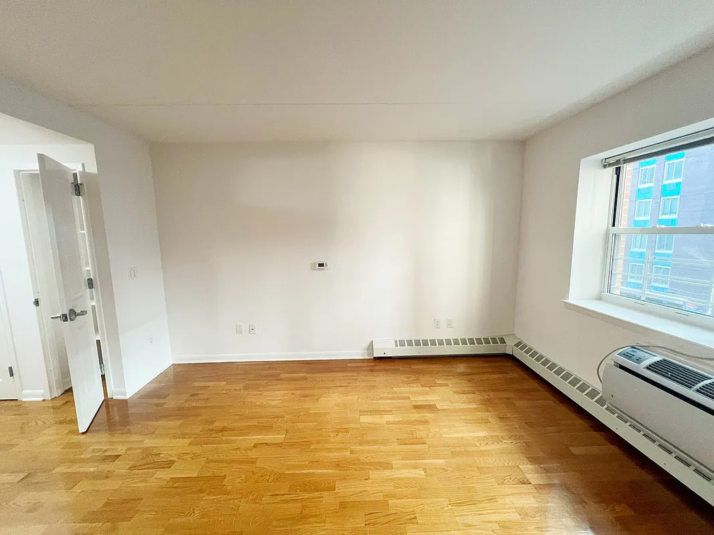 East 26th street  - Photo 4