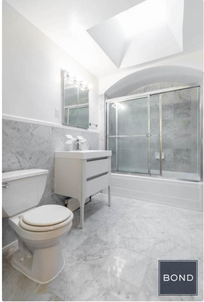 East  83rd Street - Photo 2