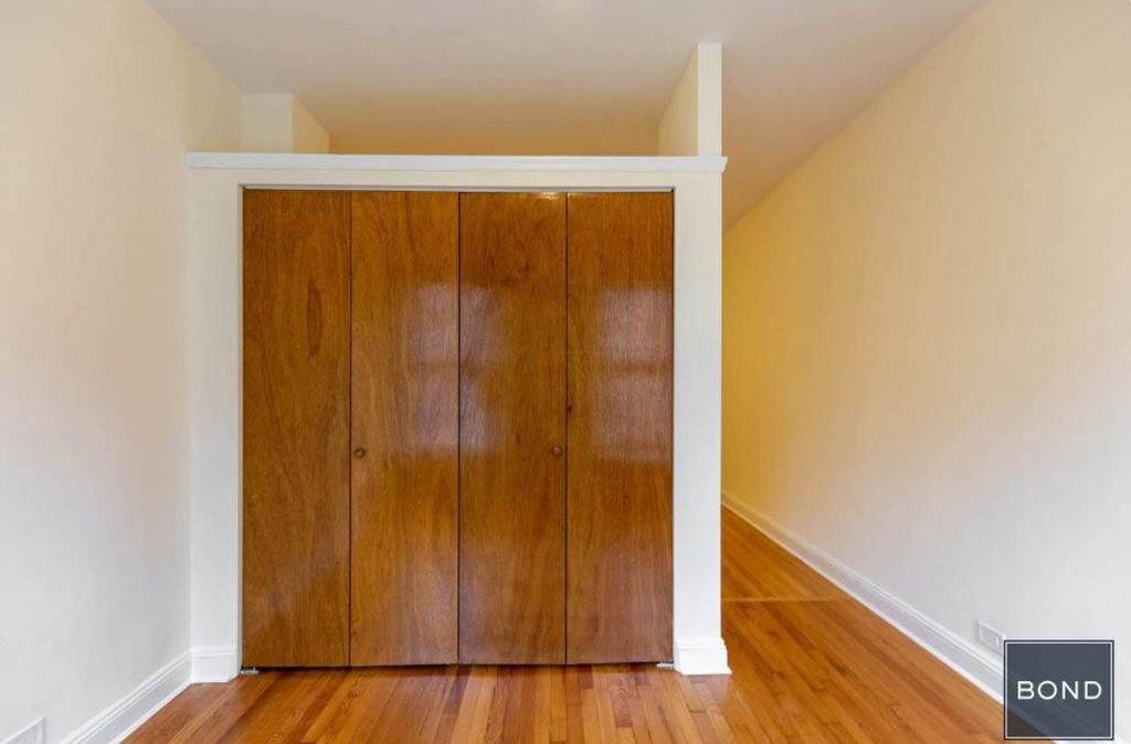 East  83rd Street - Photo 5