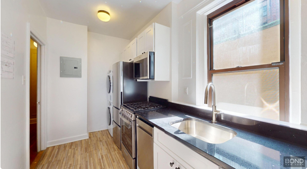 Pierrepont Street  - Photo 2