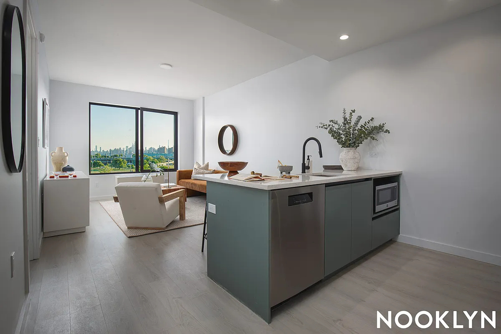 138 Bruckner Boulevard - Photo 0