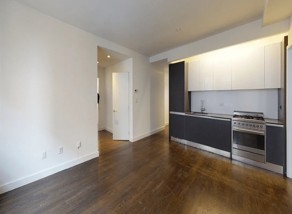 666 West End Avenue, Unit 21bc - Photo 1