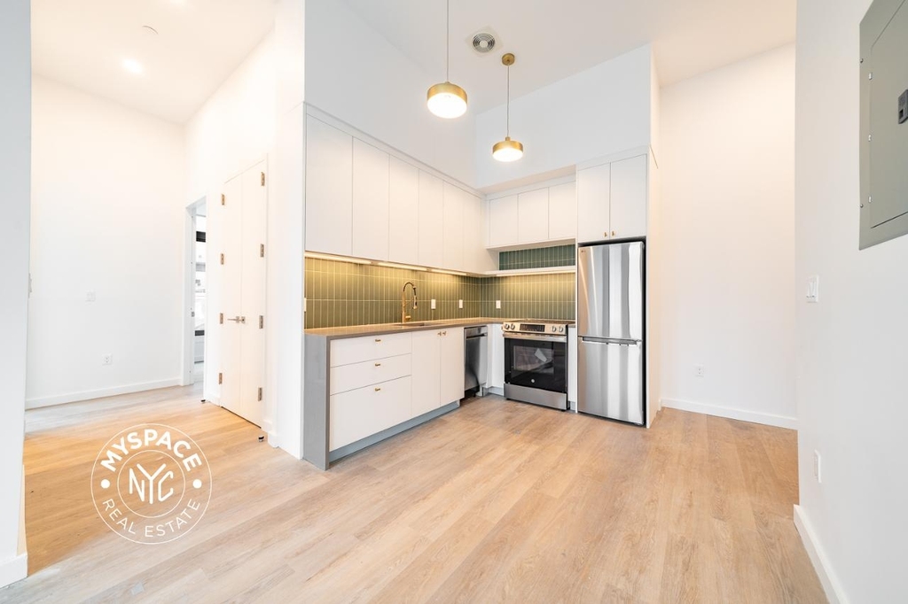 527 Grand Avenue - Photo 1