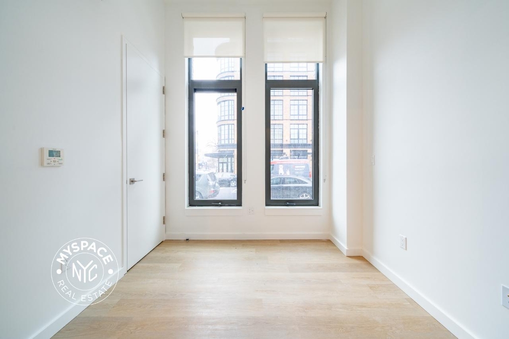527 Grand Avenue - Photo 4