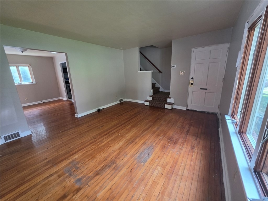 370 Anawanda Ave - Photo 2