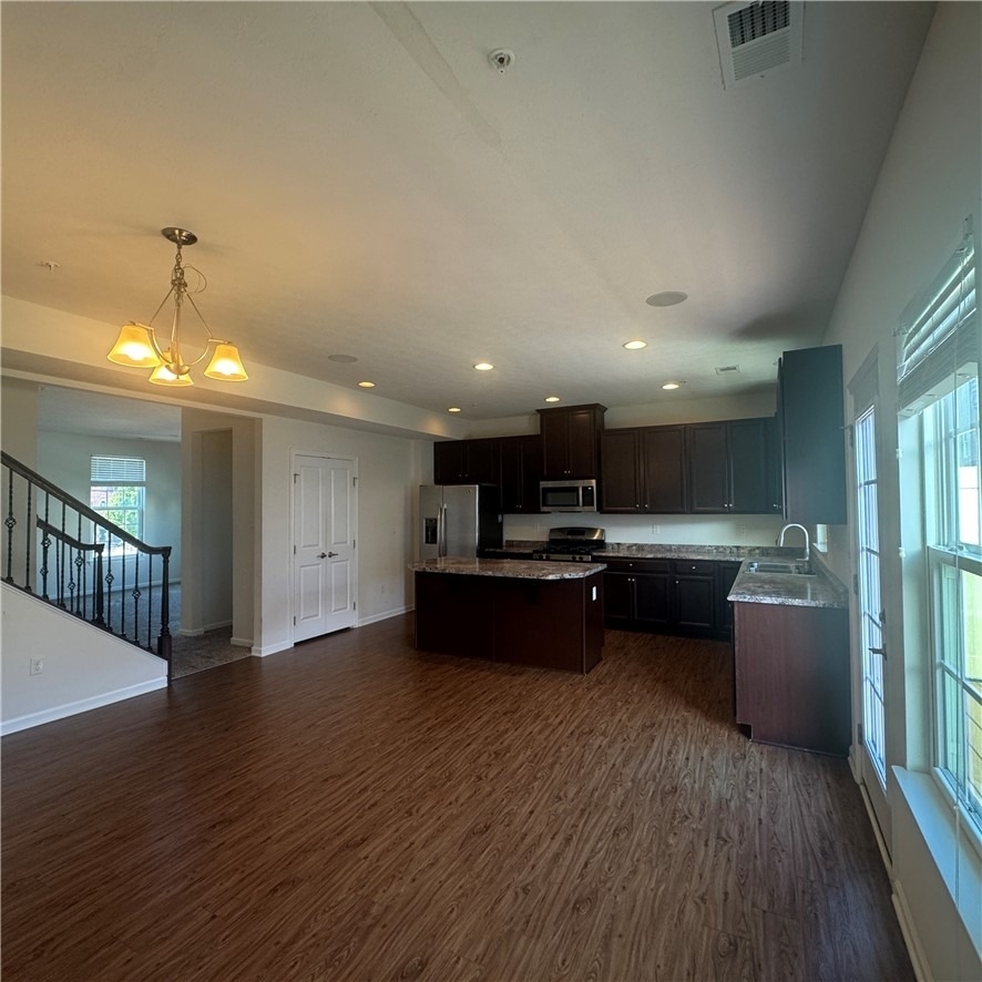 1906 Pointe View Drive - Photo 6