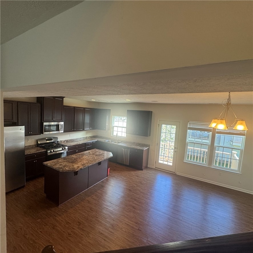 1906 Pointe View Drive - Photo 5