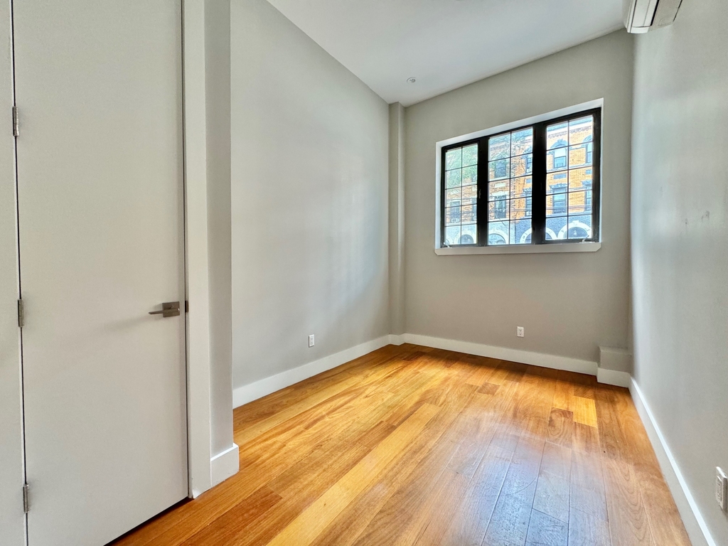 228 Kingsland Avenue - Photo 2
