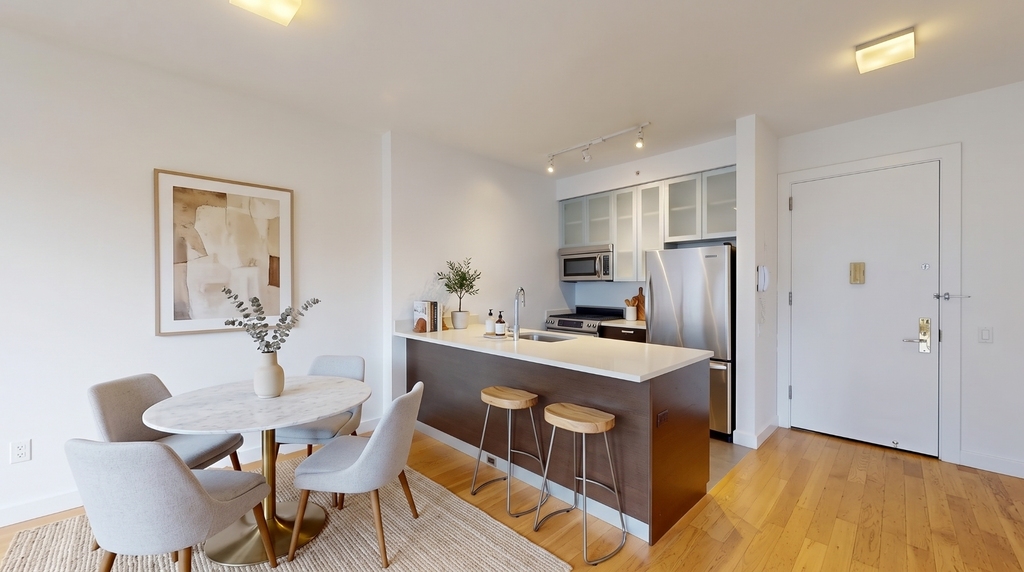 808 Columbus Avenue - Photo 2
