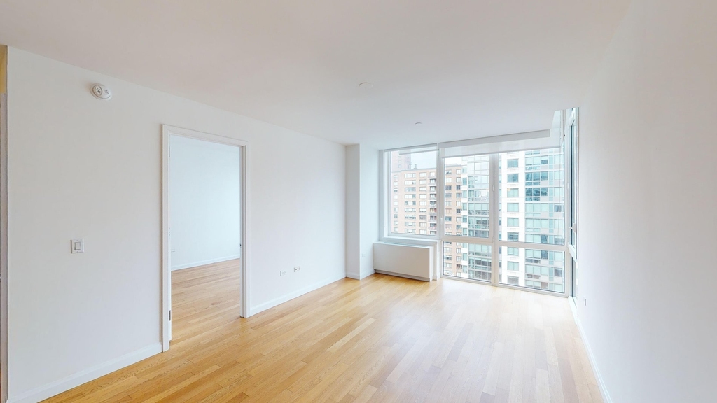 808 Columbus Ave - Photo 2