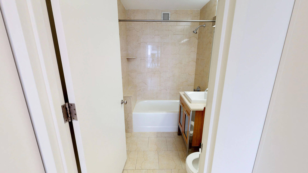 10 Hanover Square - Photo 3