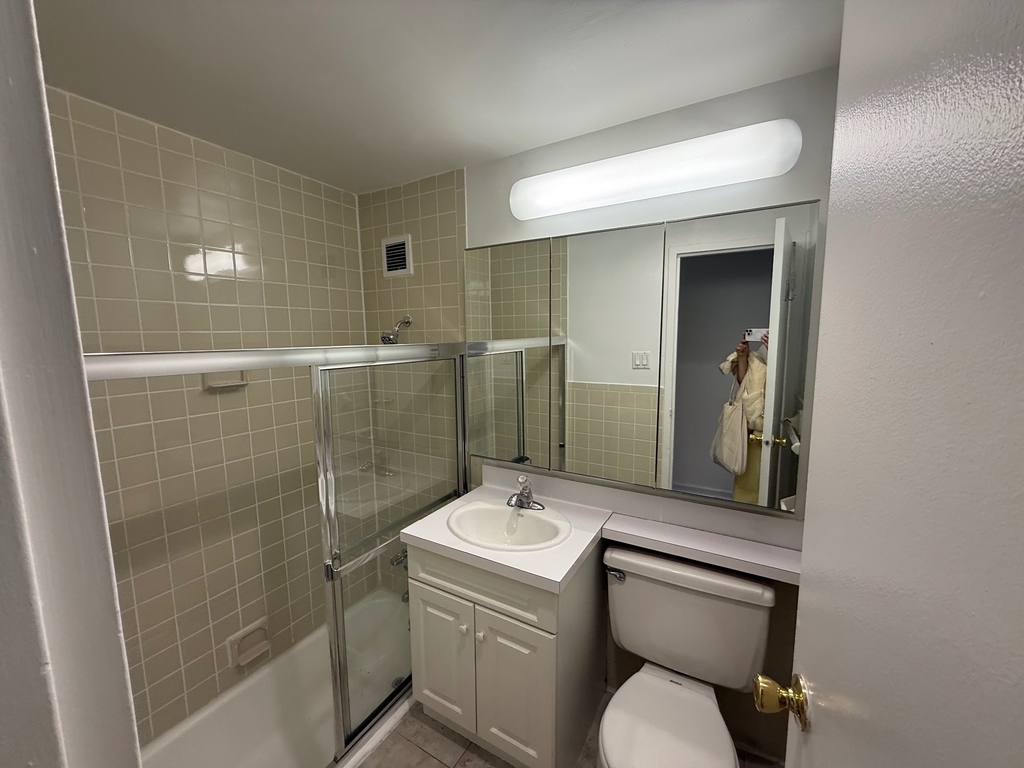 201 East 12th Street - Photo 7