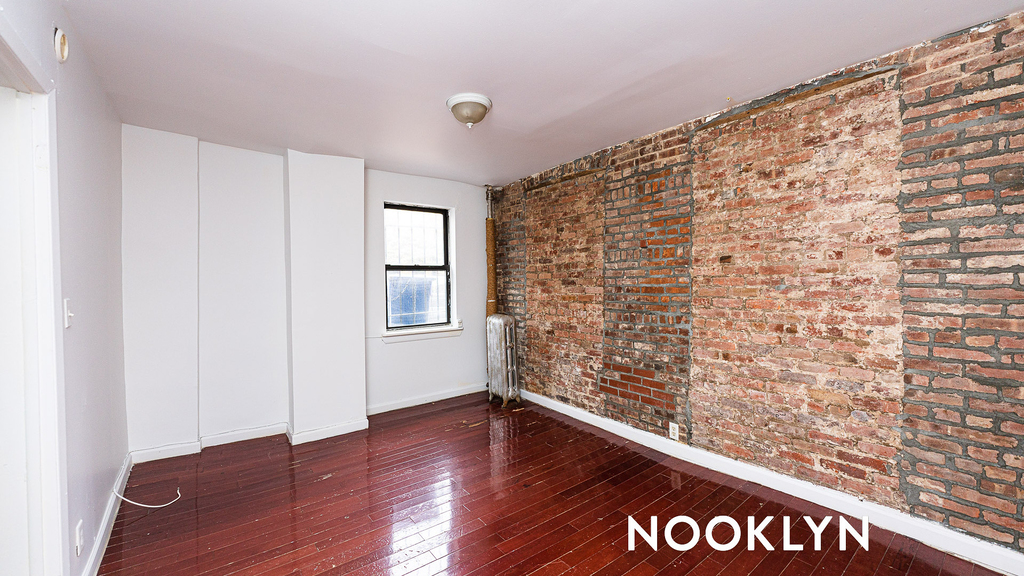 350 Greene Ave - Photo 2