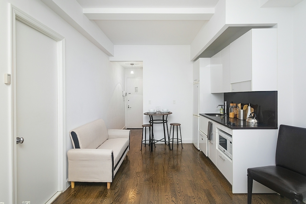 West 91st Street - Photo 2