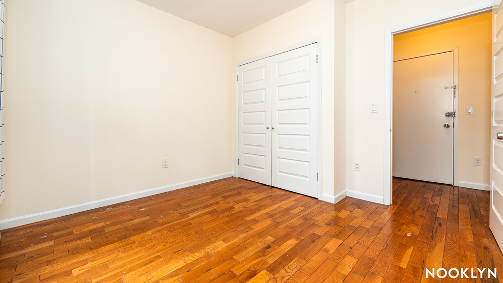73 Pineapple St - Photo 3