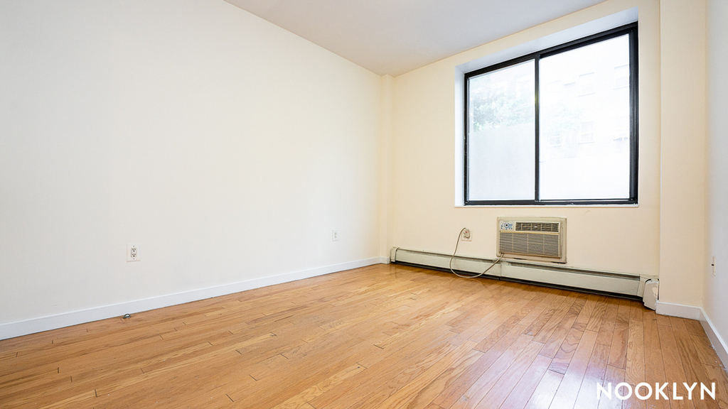 924 Metropolitan Ave - Photo 12
