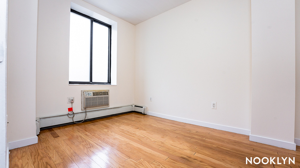924 Metropolitan Ave - Photo 10