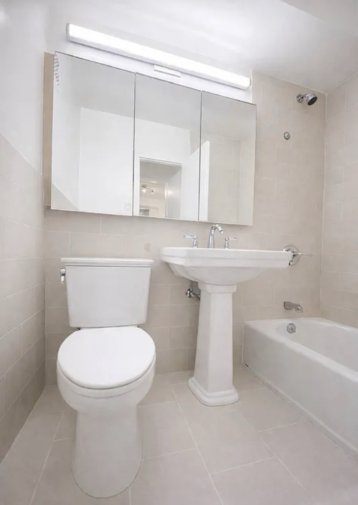 420 East 79th Street - Photo 3