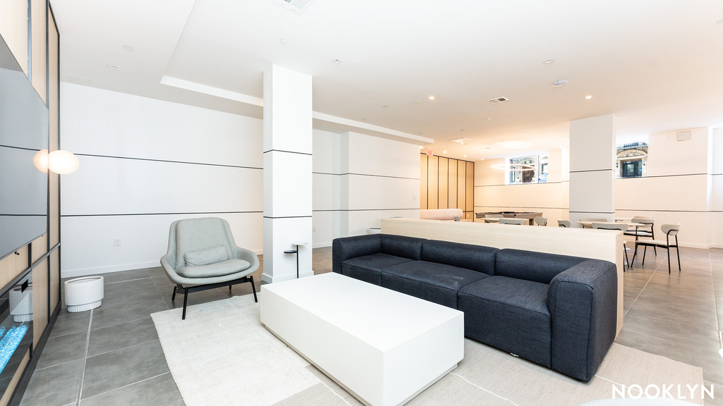 1499 Bedford Ave - Photo 3