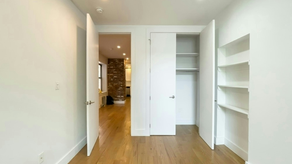 115 Carlton Ave - Photo 5