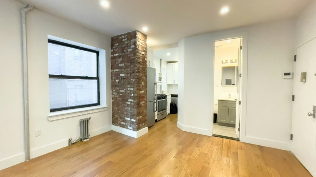 115 Carlton Ave - Photo 0
