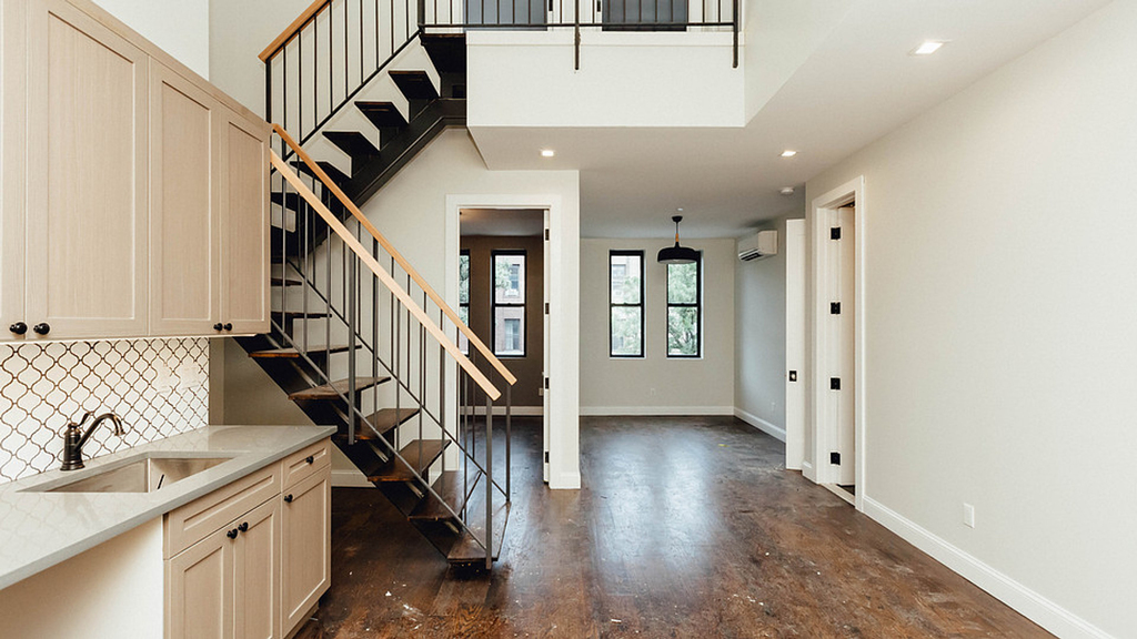 60-80 Myrtle Ave - Photo 1