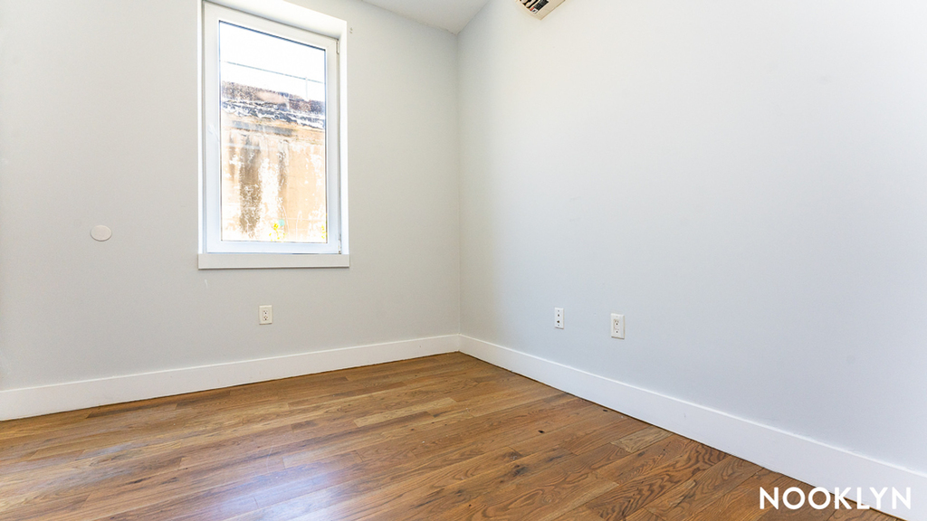 916 Bergen St - Photo 8