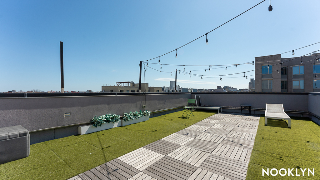 916 Bergen St - Photo 1