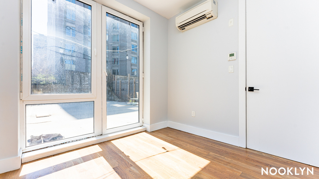 916 Bergen St - Photo 14