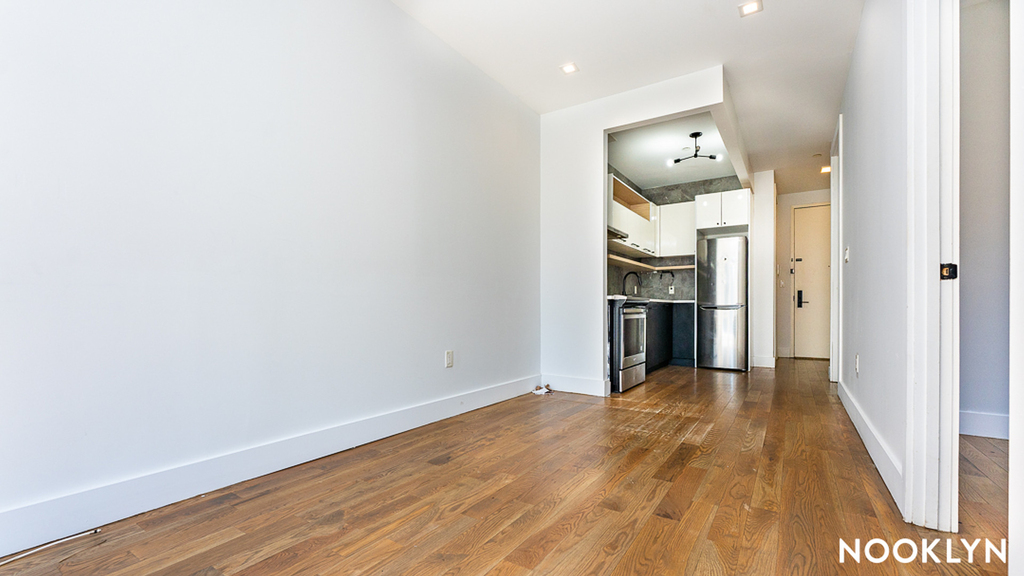 916 Bergen St - Photo 5