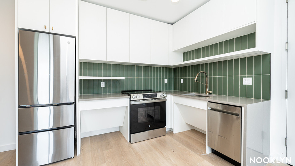 527 Grand Ave - Photo 18