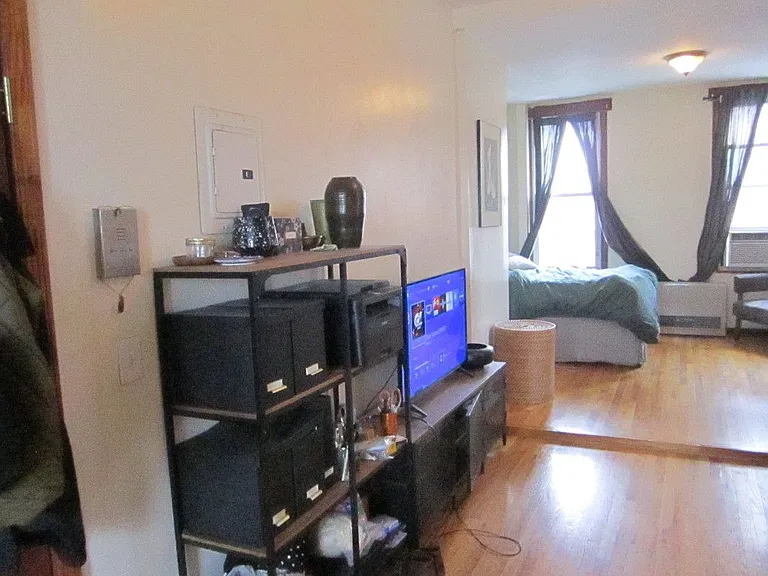144 Suydam Street - Photo 2