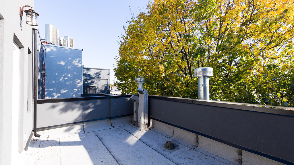 826 St Johns Pl - Photo 16