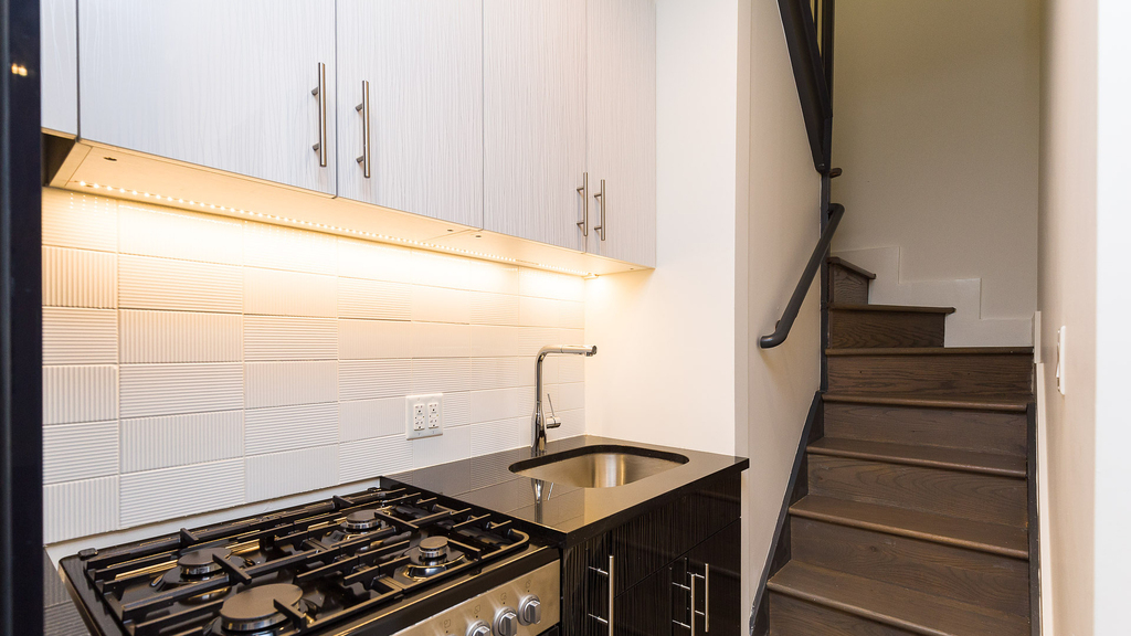 826 St Johns Pl - Photo 18