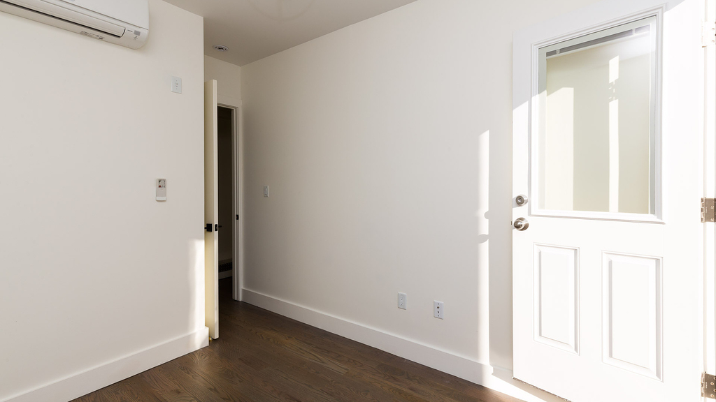 826 St Johns Pl - Photo 14