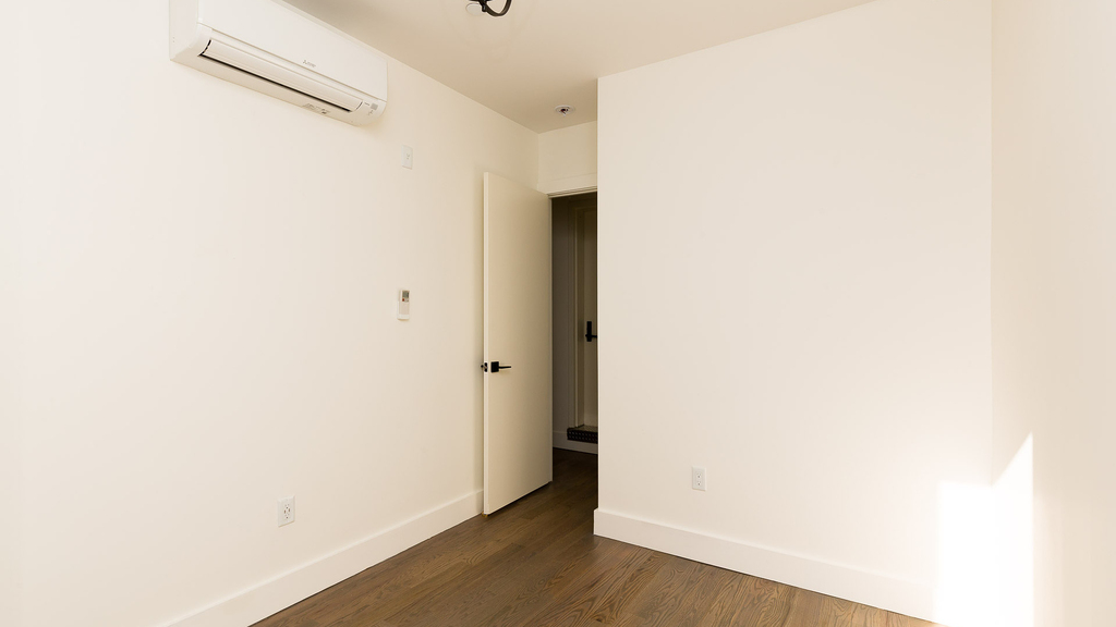 826 St Johns Pl - Photo 17