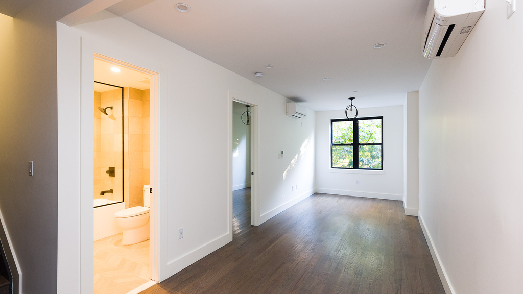 826 St Johns Pl - Photo 11