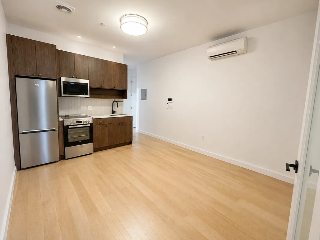 368 Leonard Street - Photo 2