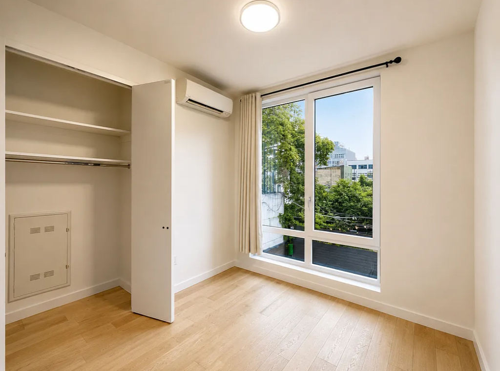 368 Leonard Street - Photo 3
