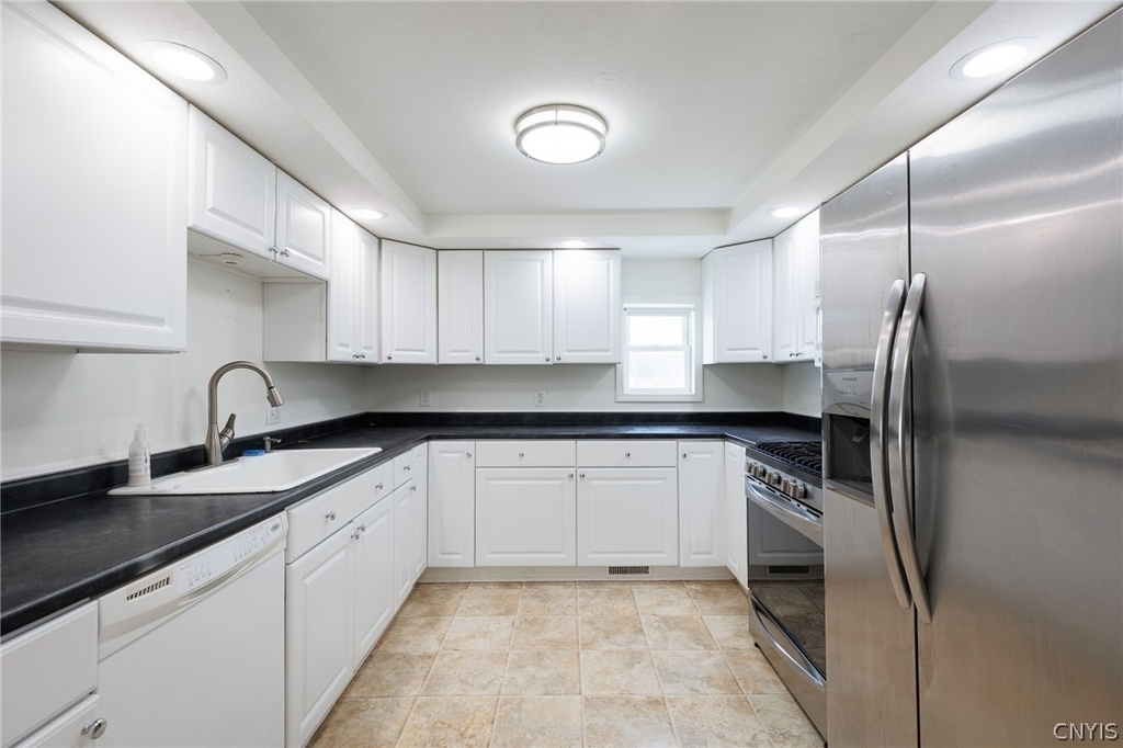 332 Butterfield Avenue - Photo 44
