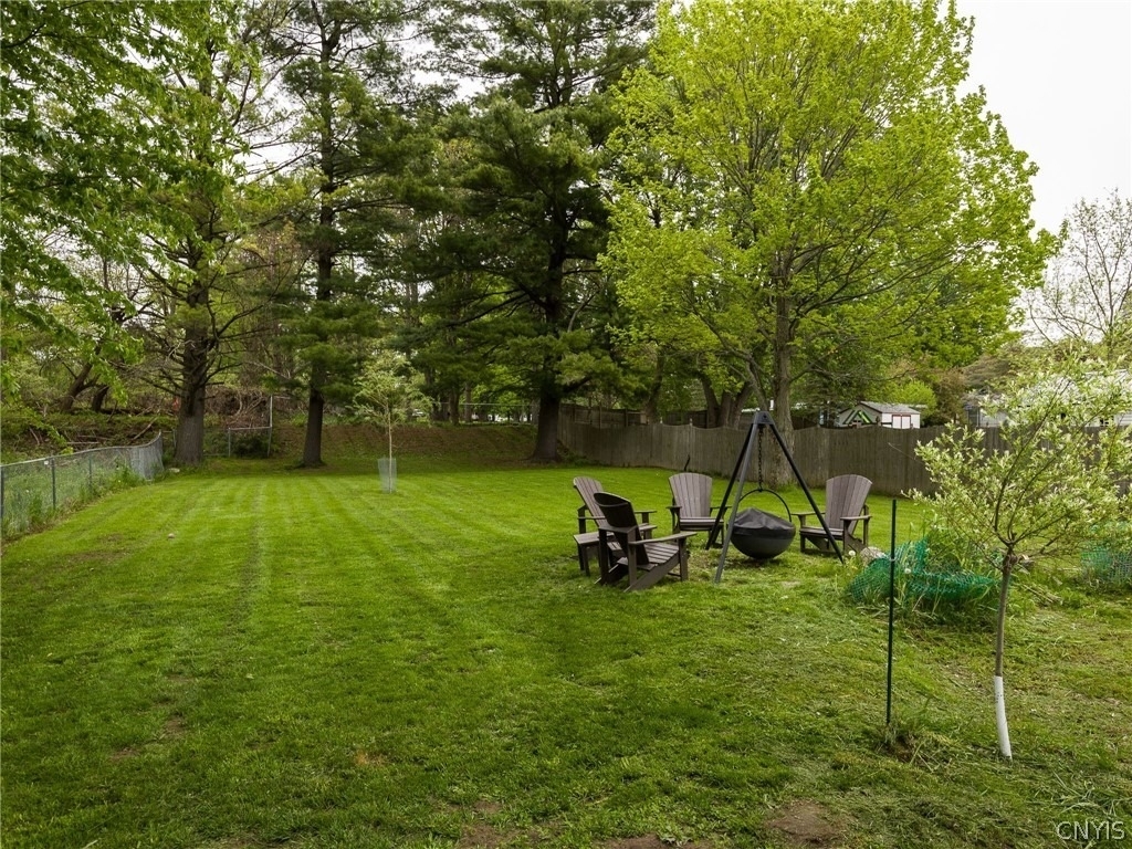 332 Butterfield Avenue - Photo 4