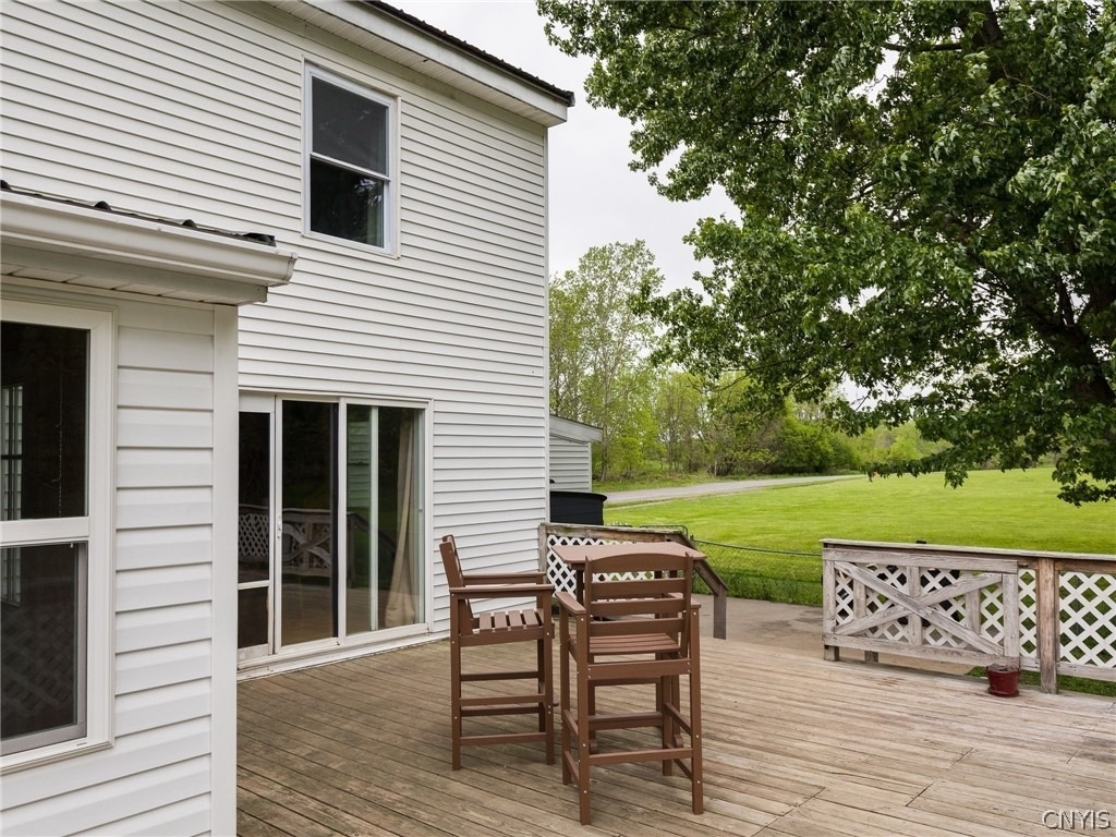 332 Butterfield Avenue - Photo 3