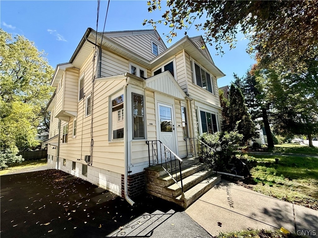 1205 Lancaster Avenue - Photo 2