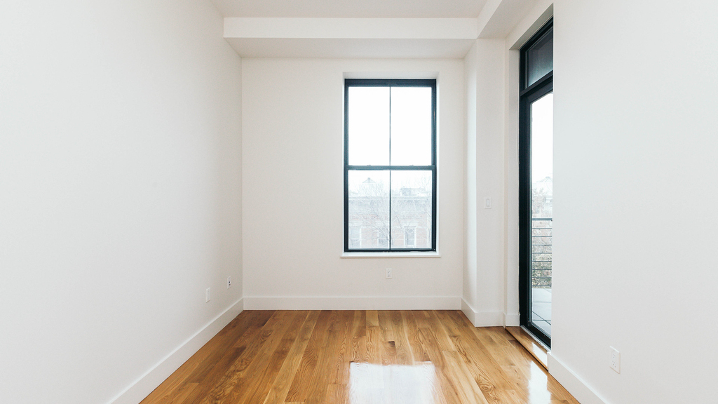 55-27 Myrtle Ave - Photo 8