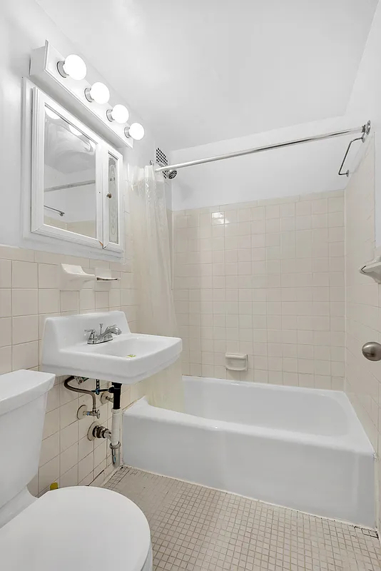 West 17th Street - Photo 3