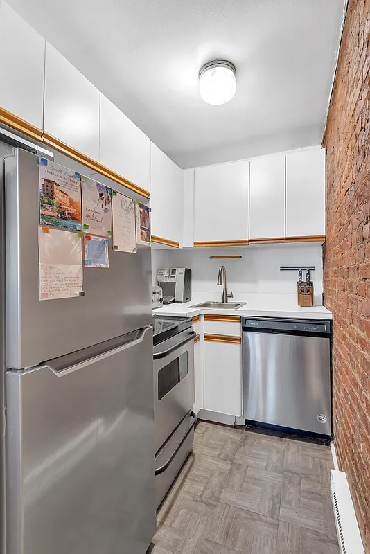 West 17th Street - Photo 2