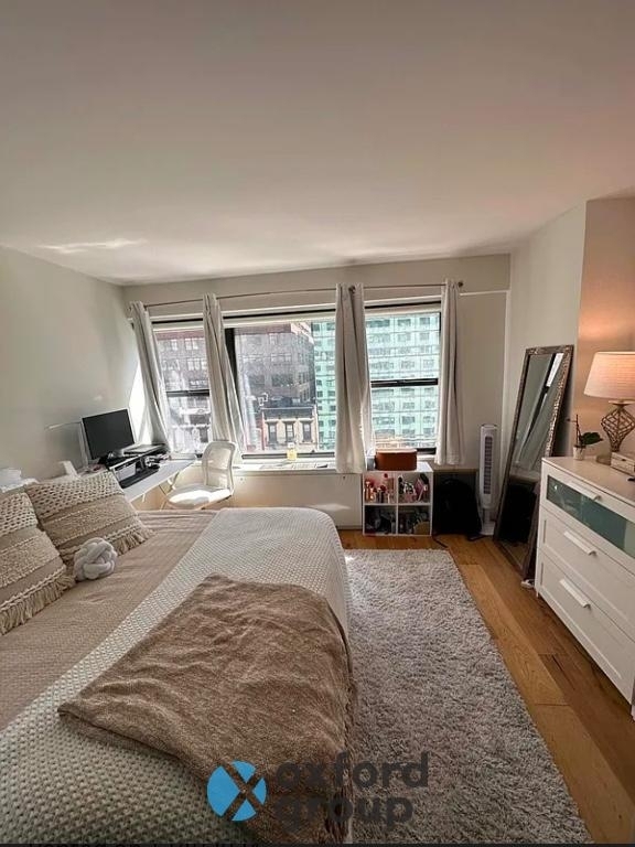 East 34th Street - Photo 2