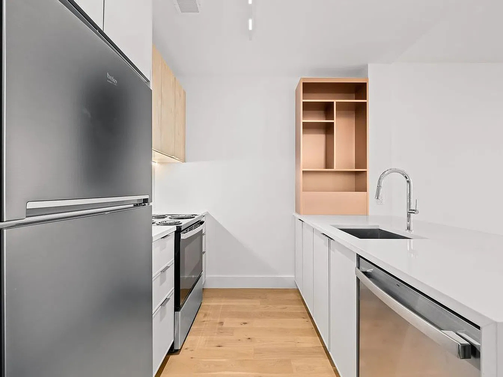 597 Grand Street - Photo 5
